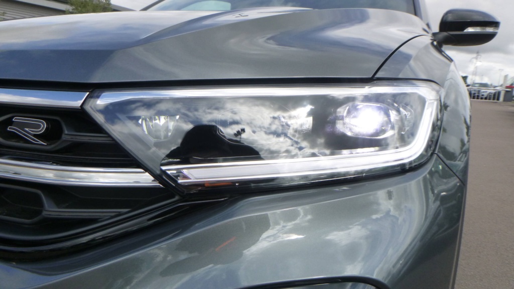 VOLKSWAGEN T-Roc R-Line Edition TDI 150 DSG7 R-LINE EDITION +JANTES 19