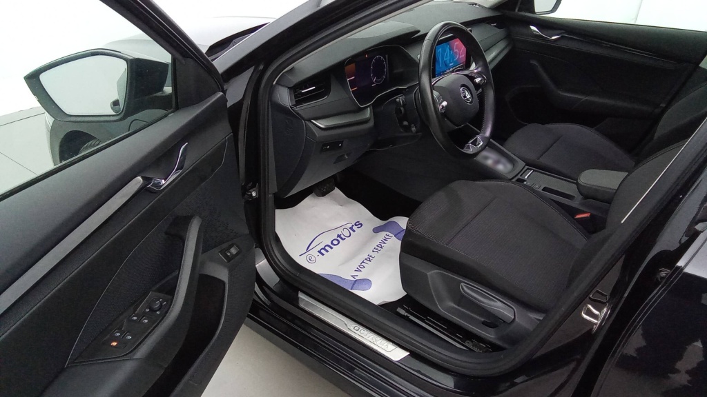 SKODA Octavia Ambition 1.4 TSI PHEV 204 DSG6E AMBITION +ACC +PDC AV - ref: 5-1360924 - Photo 12