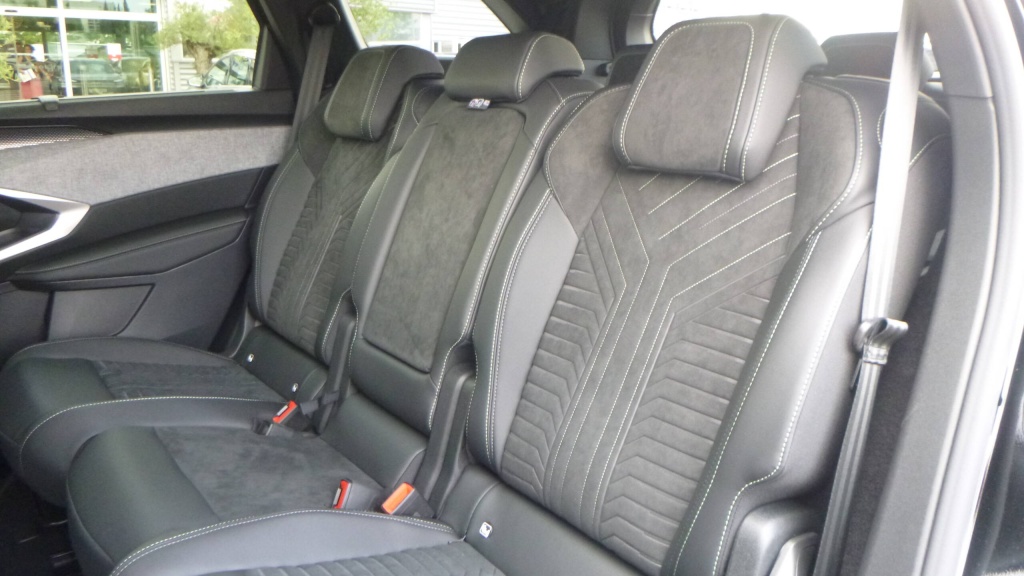 PEUGEOT 5008 GT HYBRID 145 E-DCS6 GT +PACK 360 - ref: 5-1363383 - Photo 17