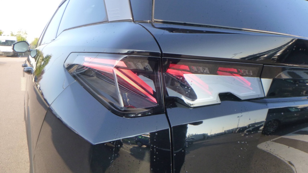 PEUGEOT 5008 GT HYBRID 145 E-DCS6 GT +TOIT OUVRANT +PACK 360 +PACK HIVER - ref: 5-1363397 - Photo 10