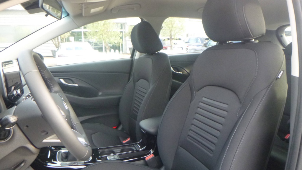 HYUNDAI i30 Creative I30 T-GDI 100 BVM CREATIVE +PACK HIVER - ref: 5-1367411 - Photo 16