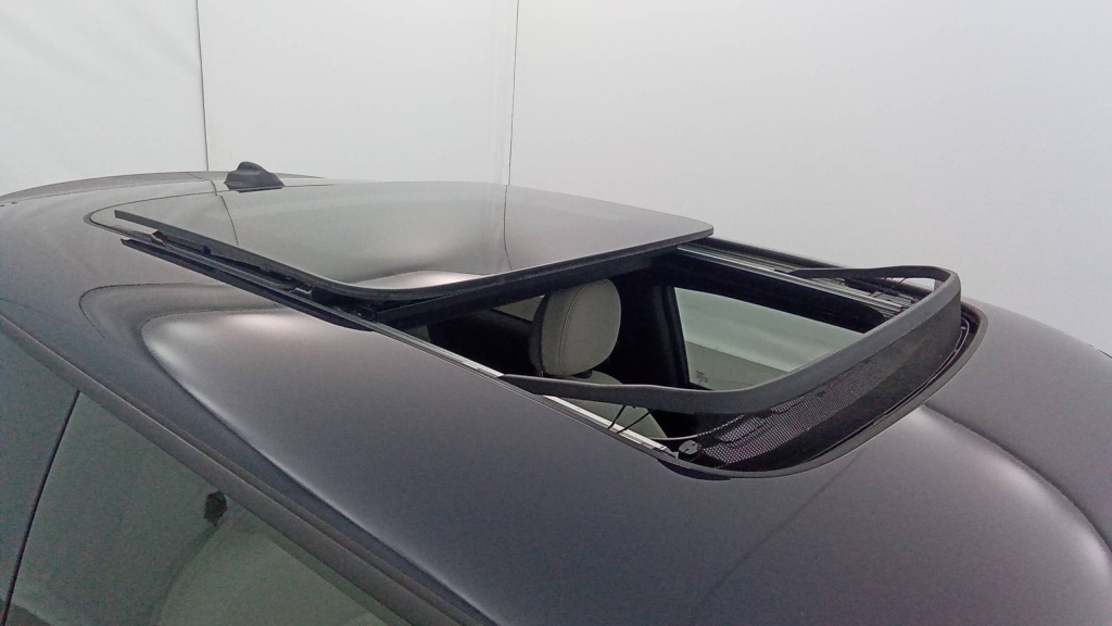 MINI Hatch Finition MINI Yours HATCH 3 PORTES COOPER SE 184 MINI YOURS - ref: 5-1367583 - Photo 13