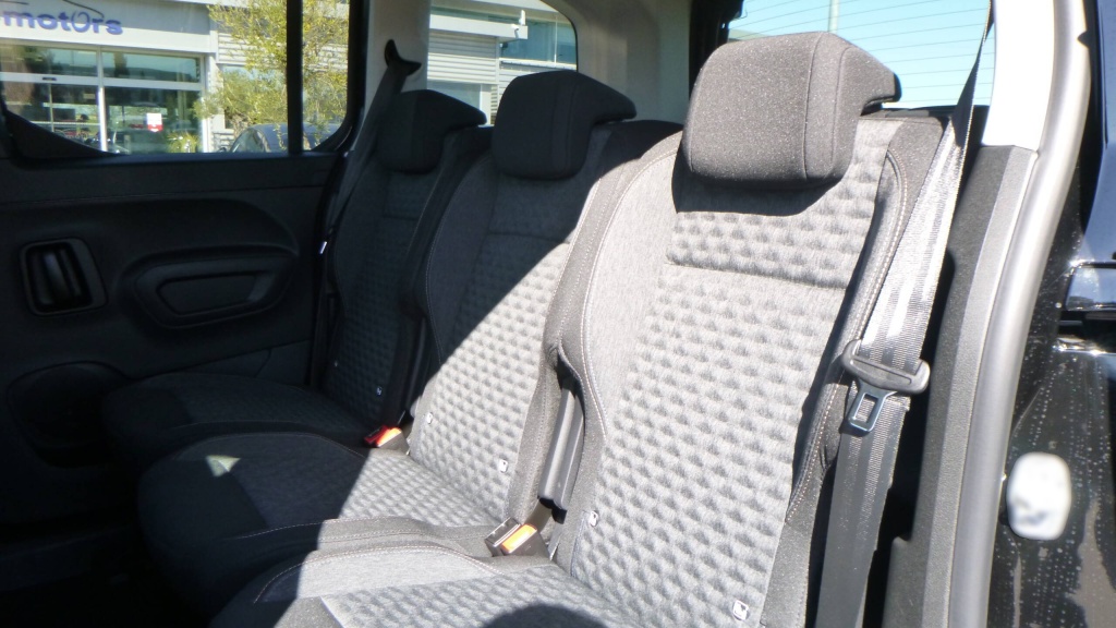 PEUGEOT Rifter GT M BLUEHDI 130 EAT8 GT 5PL - ref: 5-1370436 - Photo 17