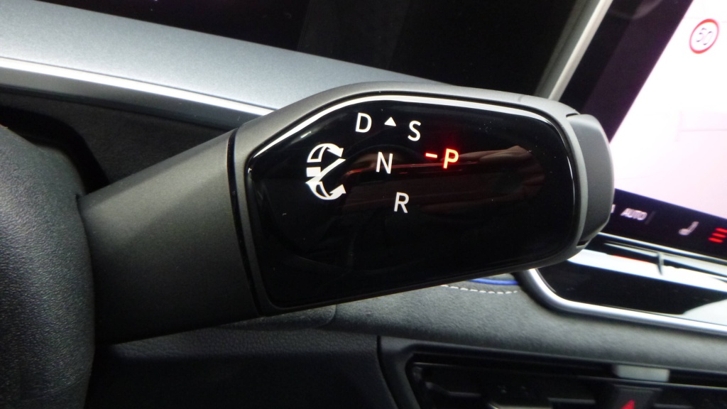 VOLKSWAGEN Tayron R-Line EHYBRID 272 DSG6 5PL R-LINE +TOIT PANO +JA20