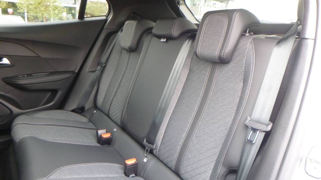 PEUGEOT 2008 Allure 100 S&S ALLURE - ref: 5-1373593 - Photo 16