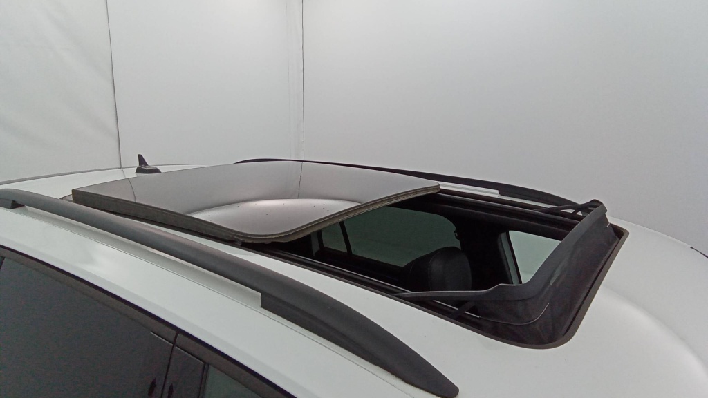 VOLKSWAGEN Tiguan R-Line 1.4 EHYBRID 245CH DSG6 - R-LINE + TOE +BLACK R-LINE +ATTELAGE - ref: 5-1374088 - Photo 13