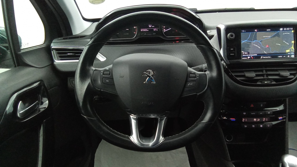 PEUGEOT 208 Allure PURETECH 110 ALLURE - ref: 5-1382504 - Photo 12
