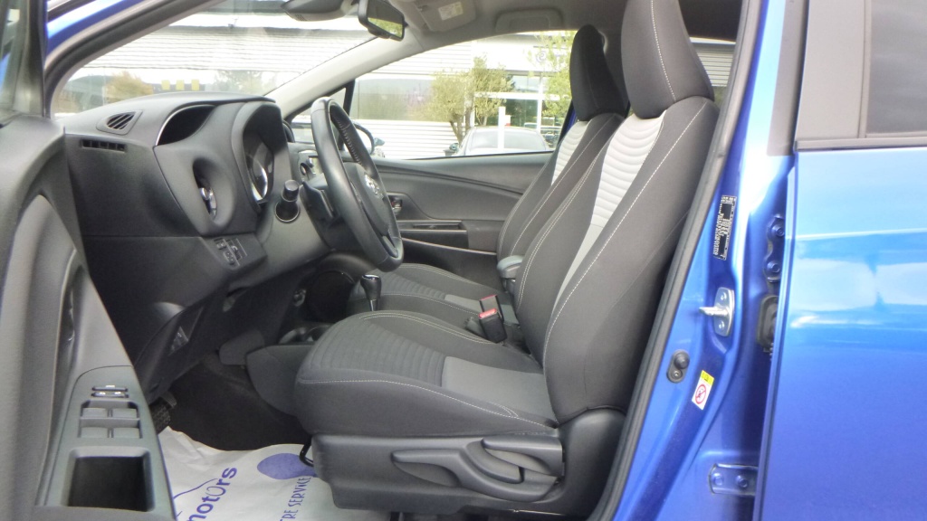 TOYOTA Yaris Design YARIS 110 VVT-I CVT - DESIGN - ref: 5-1390311 - Photo 16