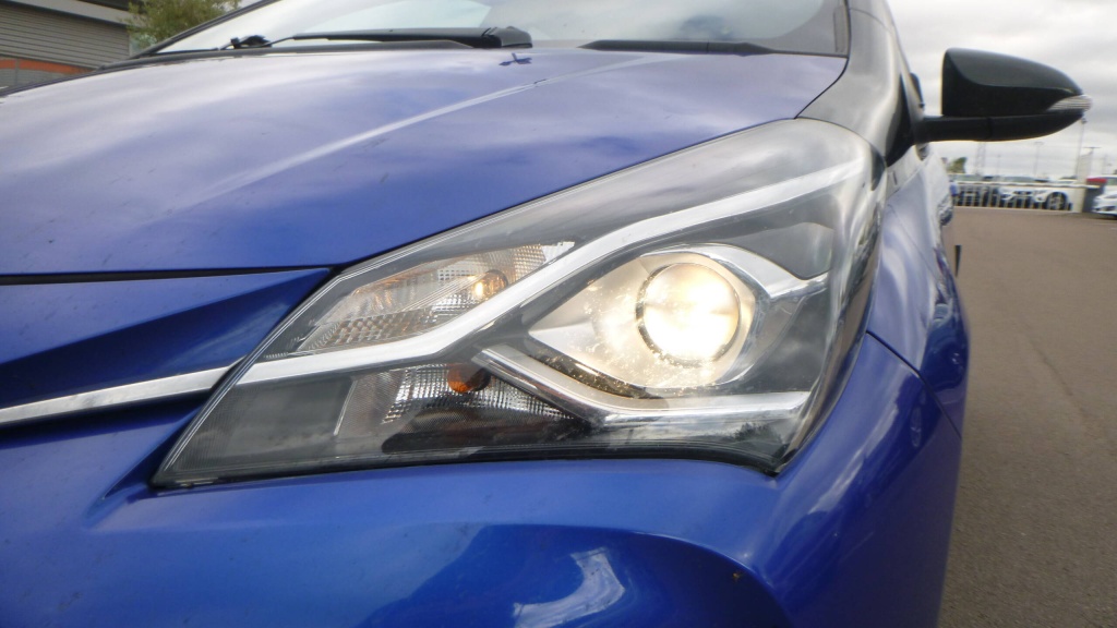 TOYOTA Yaris Design YARIS 110 VVT-I CVT - DESIGN - ref: 5-1390311 - Photo 9