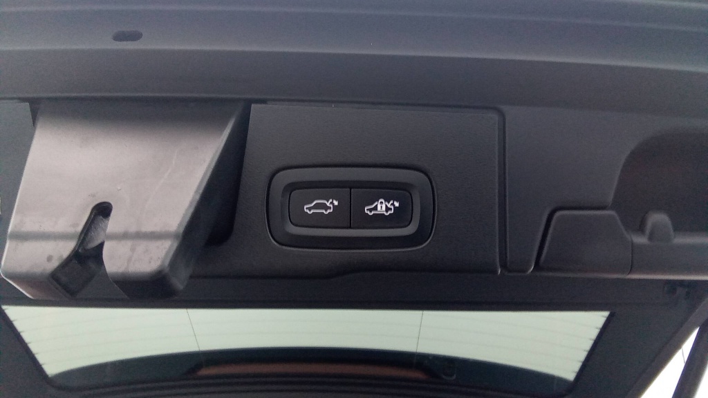 VOLVO XC60 Business Executive XC60 T8 RECHARGE AWD 303 CH + 87 CH GEARTRONIC 8 EXECUTIVE +360 +HAYON ELECTRIQUE - ref: 5-1392983 - Photo 16