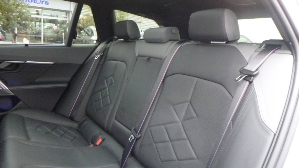 BMW Serie 5 Touring i5 Touring M60 xDrive 601 ch I5 TOURING M60 XDRIVE 601 CH - ref: 5-1399940 - Photo 18