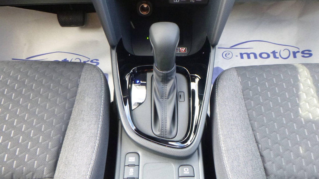 TOYOTA Yaris Cross Design 130H 2WD DESIGN +PACK HIVER +PACK SAFETY - ref: 5-1401152 - Photo 19