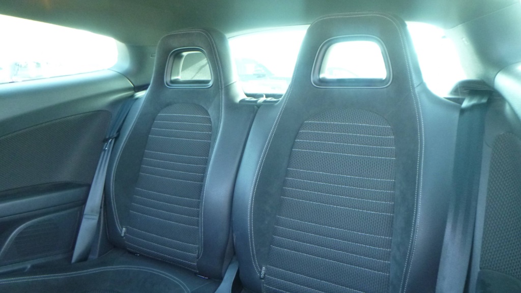 VOLKSWAGEN Scirocco Sportline 2.0 TDI 140CV - SPORTLINE +TOIT - ref: 5-1424634 - Photo 17