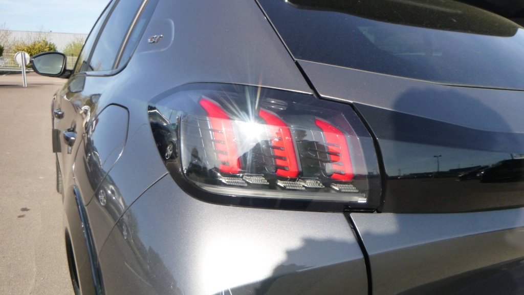 PEUGEOT 208 GT Pack PURETECH 100 S&S BVM6 - GT PACK - ref: 5-1424933 - Photo 10