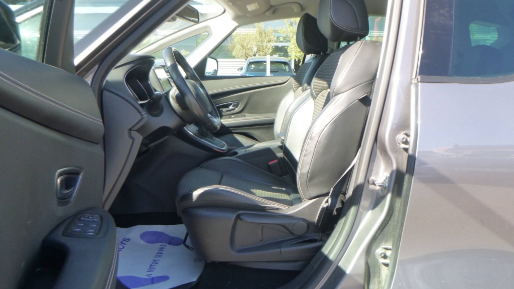 RENAULT Scenic Intens SCENIC BLUE DCI 120 EDC - INTENS - ref: 5-1428100 - Photo 16