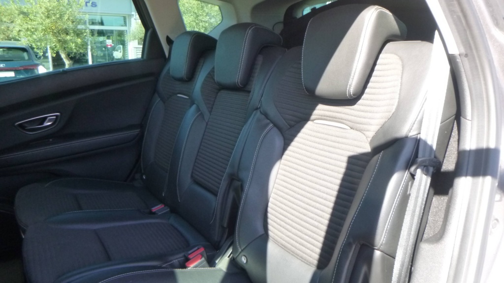 RENAULT Scenic Intens SCENIC BLUE DCI 120 EDC - INTENS - ref: 5-1428100 - Photo 17