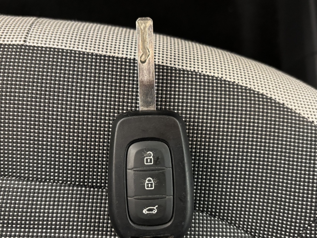 RENAULT Twingo Equilibre SCe 65 - ref: 6-2971x197301 - Photo 20