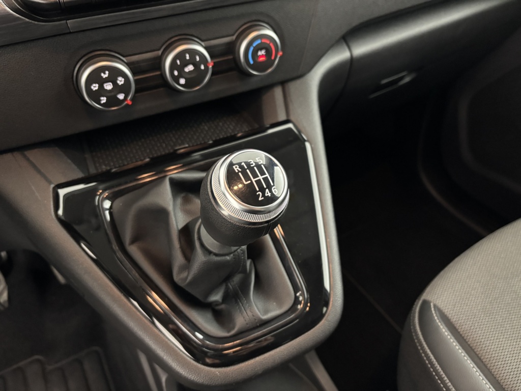 RENAULT Kangoo Equilibre Blue dCi 95 - ref: 6-2971x226236 - Photo 20