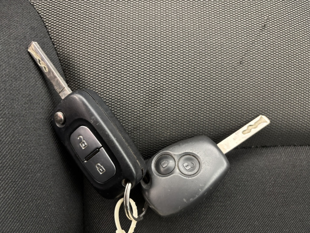 RENAULT Kangoo Intens Blue dCi 95 - ref: 6-2971x229870 - Photo 20