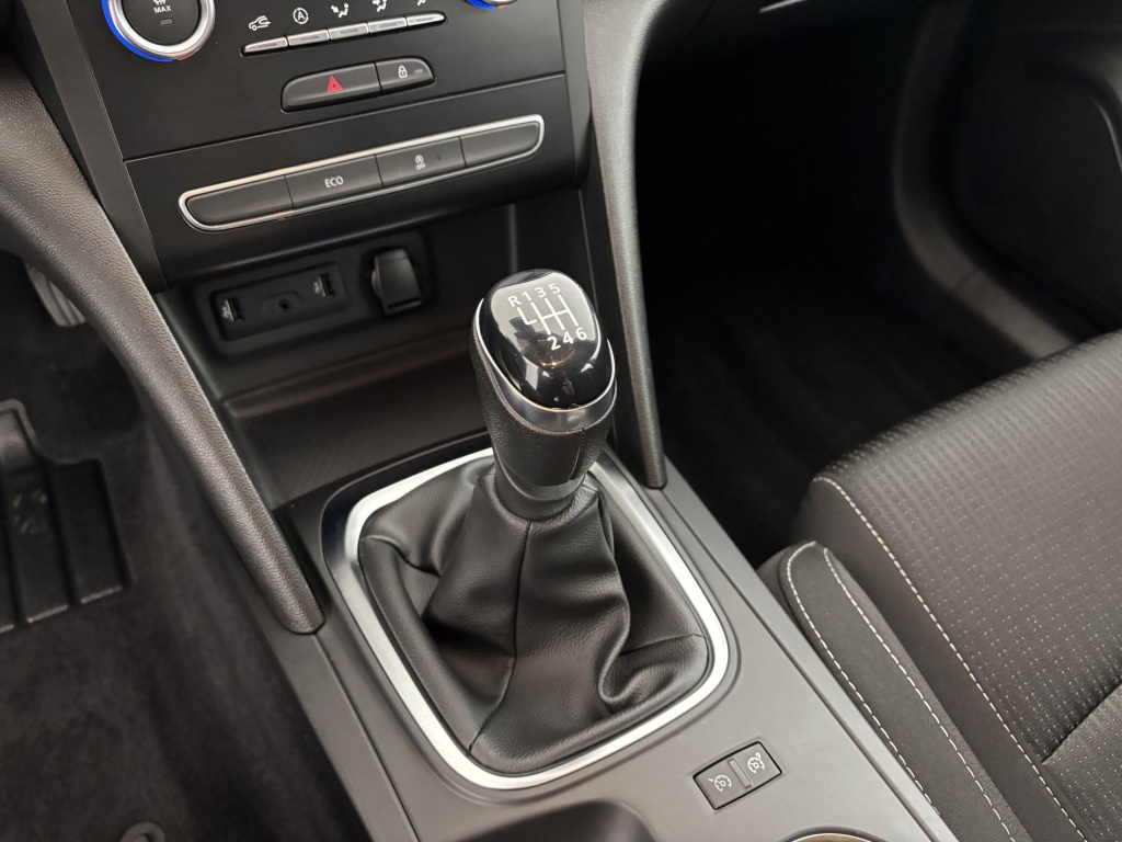 RENAULT Megane Zen Blue dCi 95 - ref: 6-2971x229878 - Photo 20