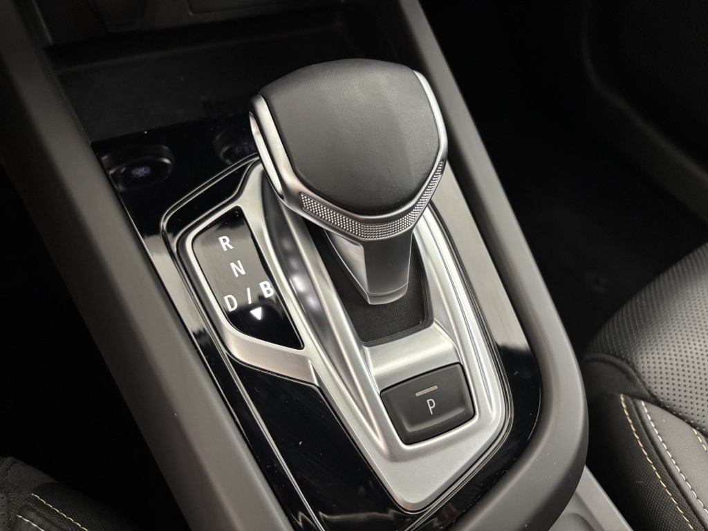 RENAULT Arkana Engineered E-Tech hybride 145 22 - ref: 6-2971x234819 - Photo 20