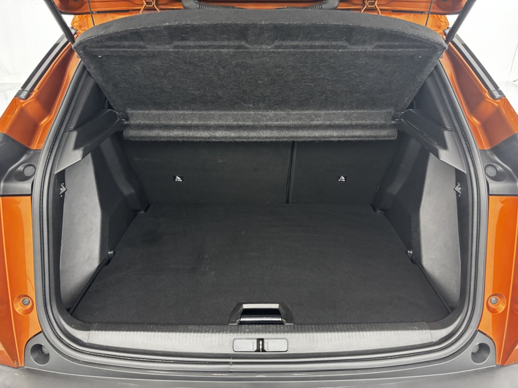 PEUGEOT 2008 Allure Business BlueHDi 110 S&S BVM6 - ref: 6-2971x235838 - Photo 9