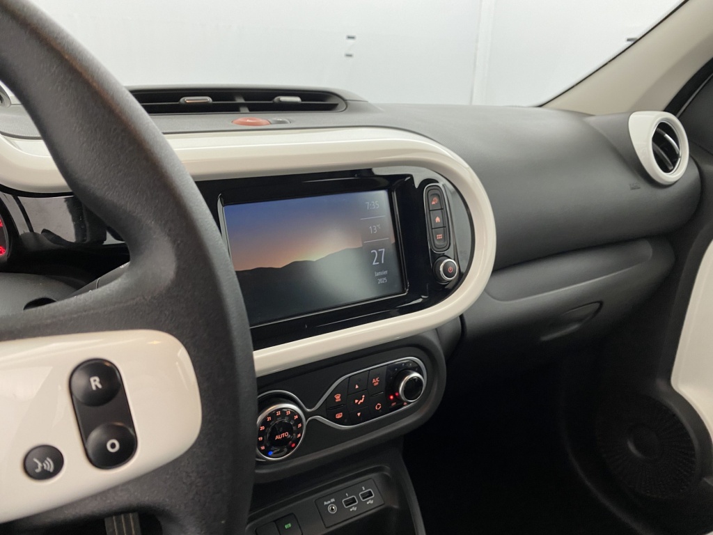 RENAULT Twingo Zen III Achat Integral 21 - ref: 6-2971x236374 - Photo 17
