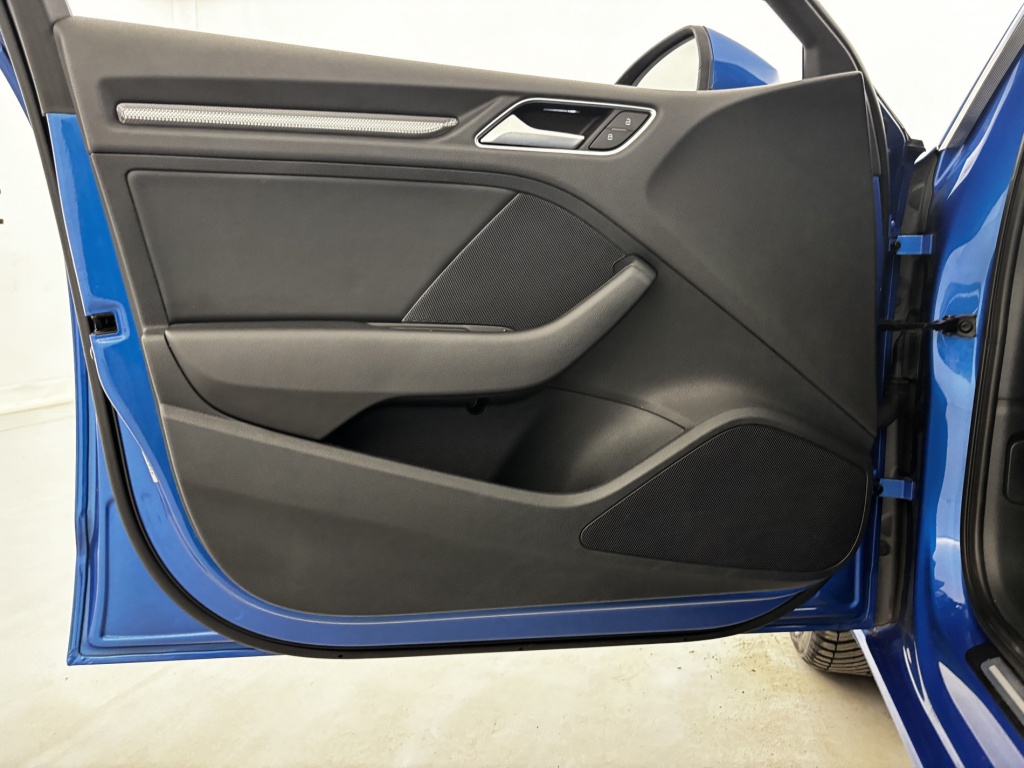 AUDI A3 Sportback Design 35 TFSI CoD 150 S tronic 7 - ref: 6-2971x236495 - Photo 11