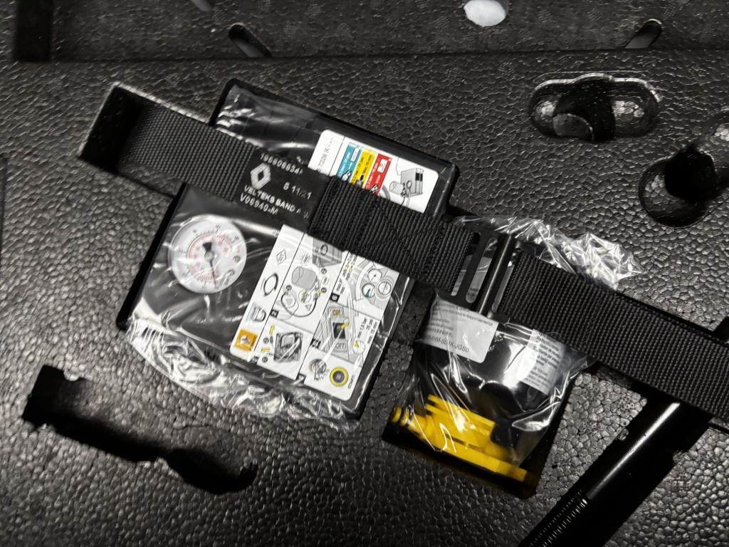 RENAULT Clio Limited E-Tech 140 21N - ref: 6-2971x237212 - Photo 10