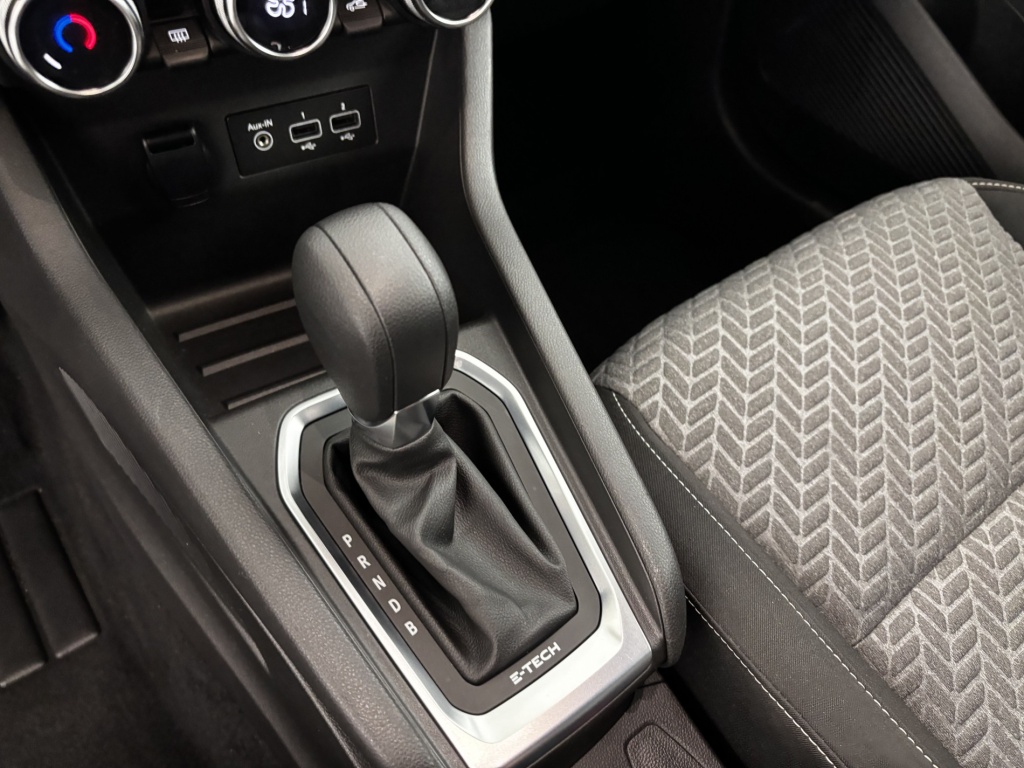 RENAULT Clio Limited E-Tech 140 21N - ref: 6-2971x237212 - Photo 19