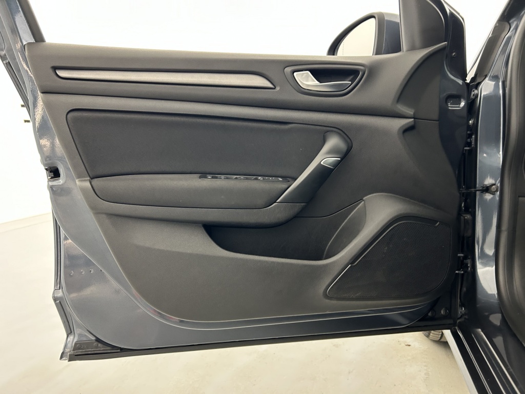 RENAULT Megane Estate Business E-TECH Plug-In Hybride 160 - ref: 6-2971x237256 - Photo 12