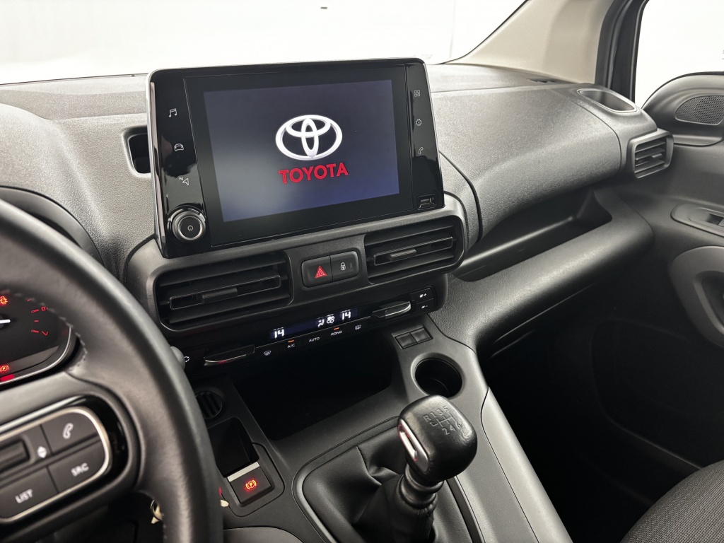 TOYOTA Proace Combi Executive Medium 1.2L 110 VVT-i BVM6 - ref: 6-2971x238239 - Photo 17