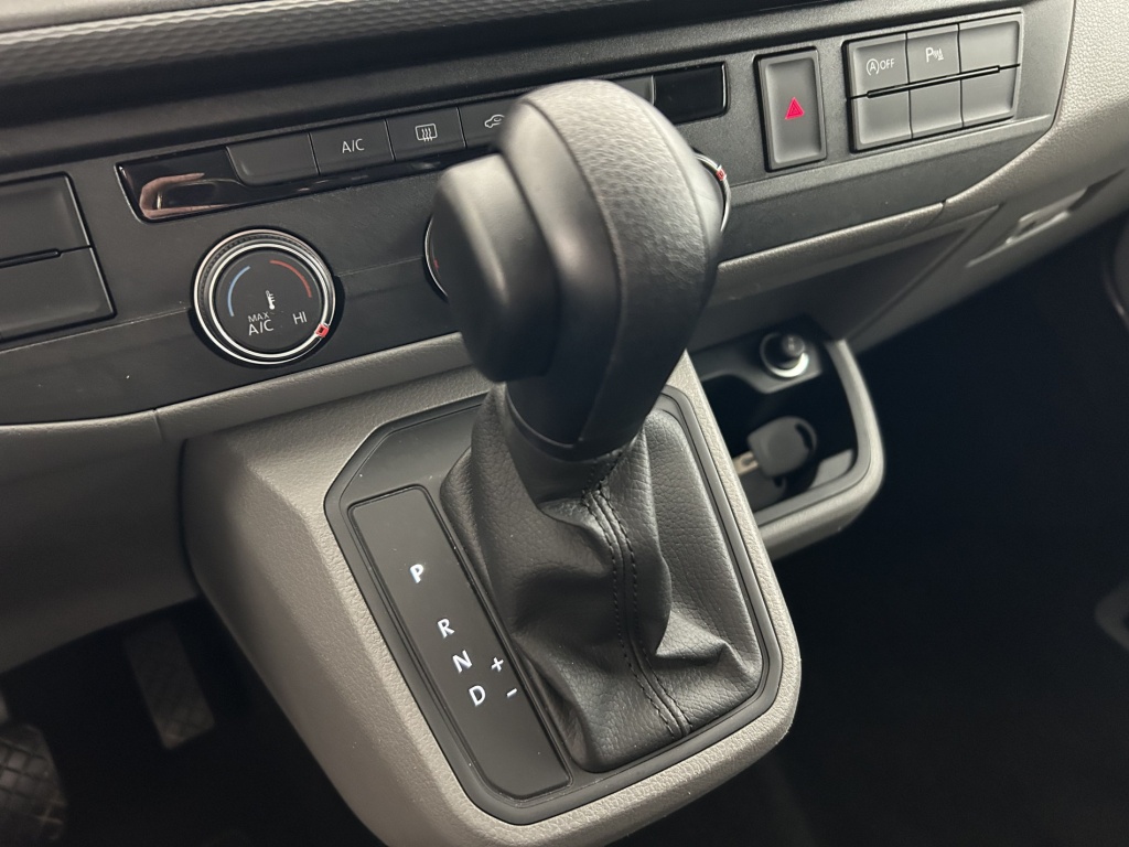 VOLKSWAGEN Transporter EDITION L1H1 2.0 TDI 150 DSG7 - ref: 6-2971x238507 - Photo 20