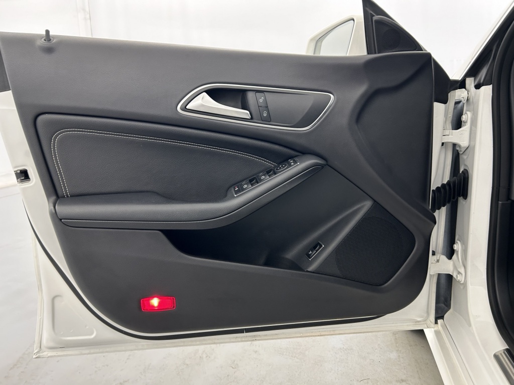 MERCEDES CLA Inspiration 200 d 7G-DCT - ref: 6-2971x240673 - Photo 12