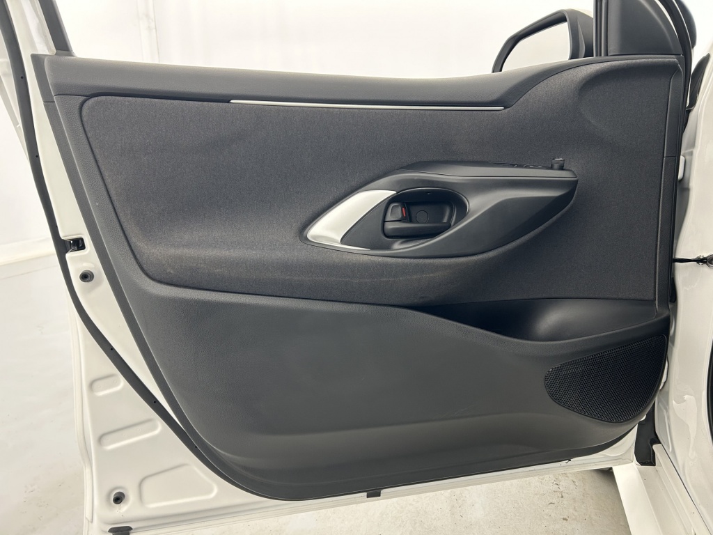 TOYOTA Yaris Dynamic Hybride 116h - ref: 6-2971x240774 - Photo 11