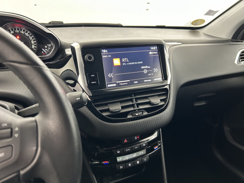 PEUGEOT 2008 Style BlueHDi 100ch BVM6 - ref: 6-2971x241607 - Photo 17