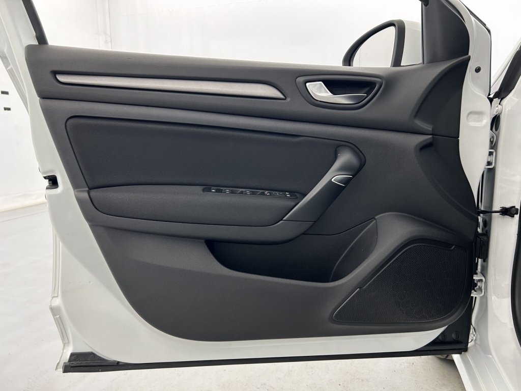 RENAULT Megane Estate Business E-TECH Plug-In Hybride 160 - ref: 6-2971x249470 - Photo 11