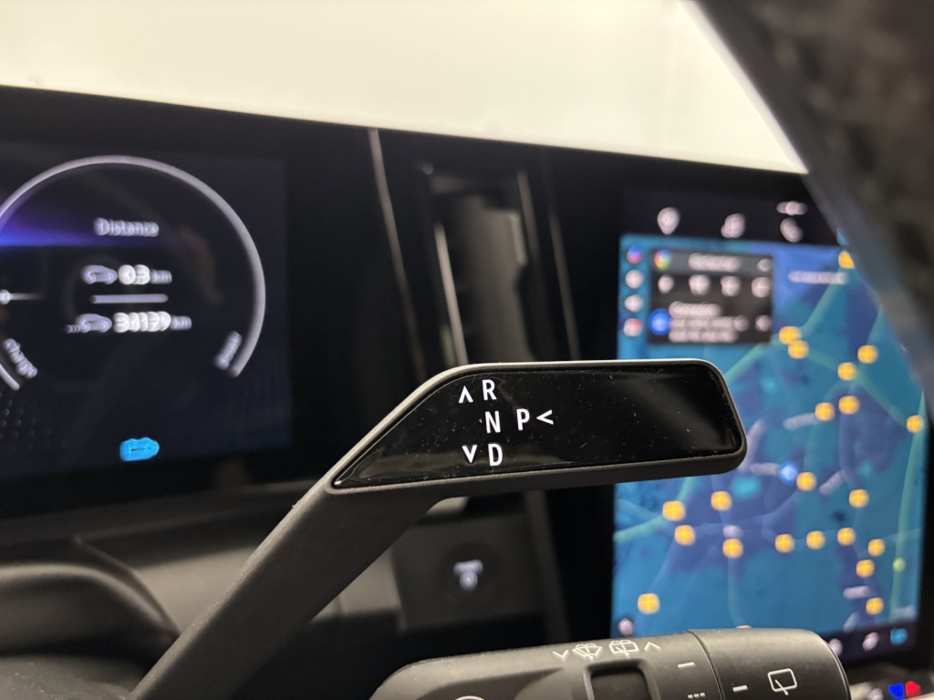 RENAULT Megane Techno EV40 130ch standard charge - ref: 6-2971x249583 - Photo 19