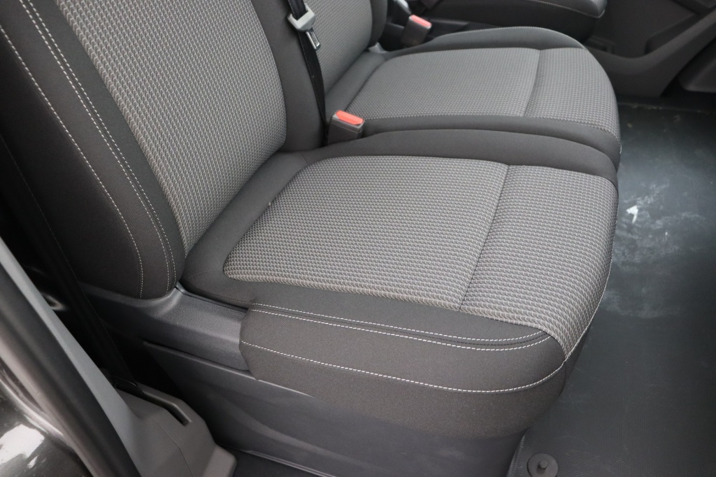 VOLKSWAGEN Transporter T7 LWB 3,1t 2.0 TDI DSG 170 hp - ref: 7-27117 - Photo 17