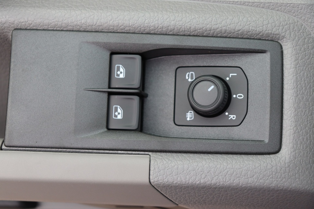 VOLKSWAGEN Crafter 35 Fourgon L3H2 3640mm 2.0 TDI 177 hp Aut. - ref: 7-30347 - Photo 15