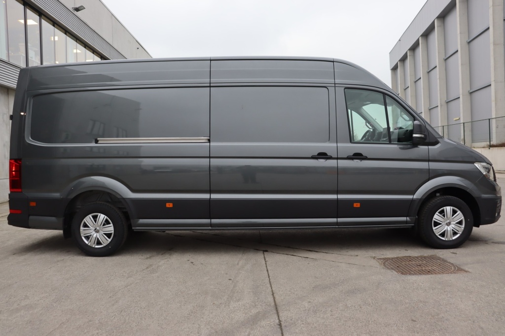 VOLKSWAGEN Crafter 35 Fourgon L4H3 4490 mm 2.0 TDI 177 hp AT8 - ref: 7-35566 - Photo 8