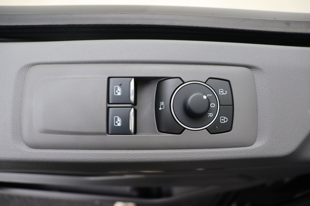 VOLKSWAGEN Transporter T7 Double cabine 3500 mm 2,0 TDI 170 hp Aut. - ref: 7-37795 - Photo 17