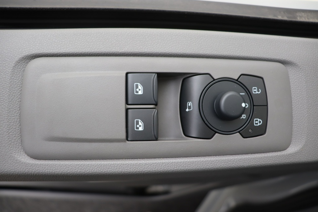 VOLKSWAGEN Transporter T7 Fourgon 3100 mm 2,0 TDI 150 hp Aut. - ref: 7-37814 - Photo 16