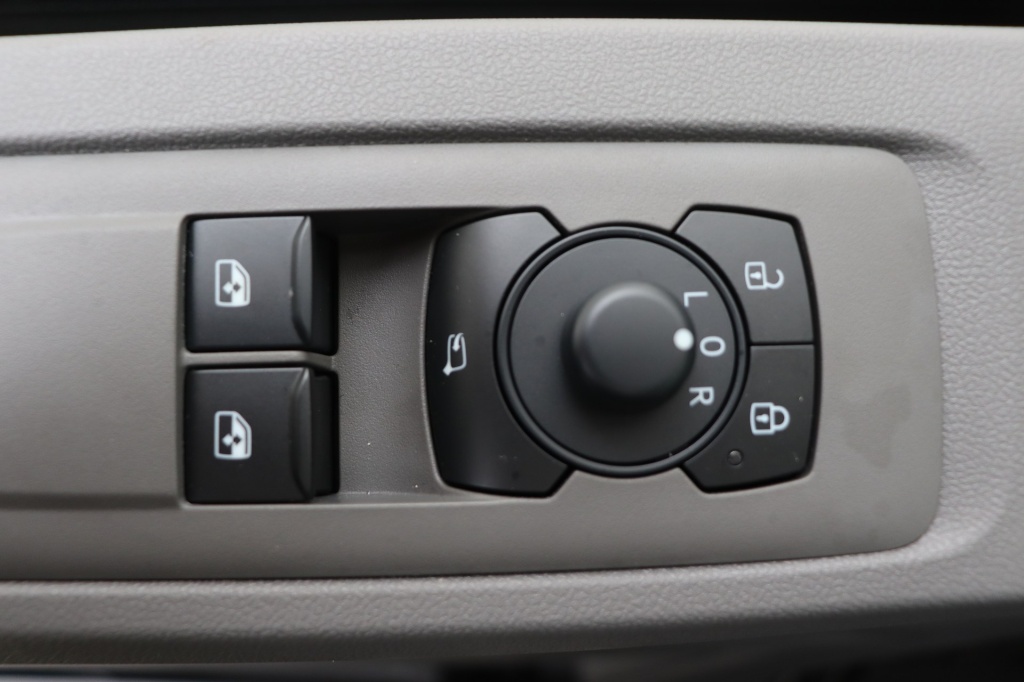 VOLKSWAGEN Transporter T7 Fourgon 3500 mm 2,0 TDI 170 hp Aut. - ref: 7-37852 - Photo 16