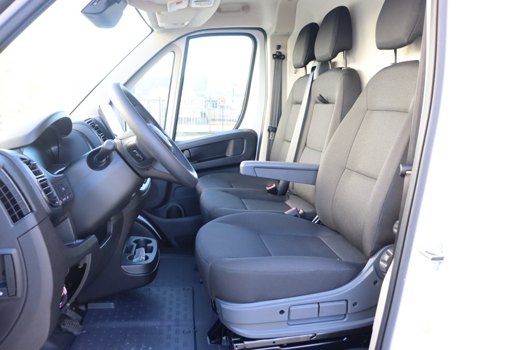 PEUGEOT Boxer 435 L3H2 2.2 BlueHDi 140 hp S&S Aut.8 - ref: 7-40580 - Photo 11