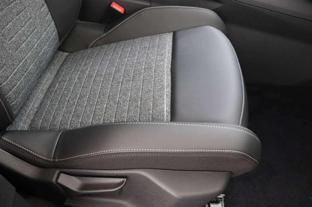 PEUGEOT 3008 Allure Hybrid 145 hp e-DSC6 - ref: 7-40756 - Photo 17