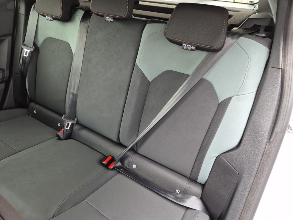 DACIA Duster 1.2 Gasoline 131hp 4x4 - ref: 7-43487 - Photo 11