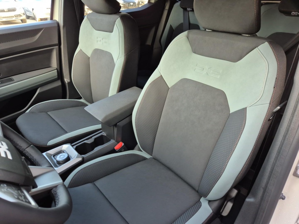 DACIA Duster 1.2 Gasoline 131hp 4x4 - ref: 7-43495 - Photo 12