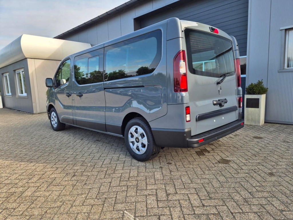 RENAULT Trafic Evolution 2.0 Diesel 150hp auto - ref: 7-43512 - Photo 3