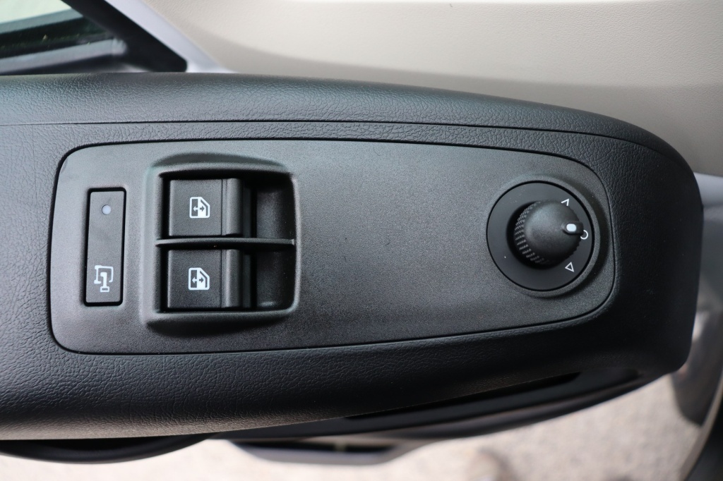 PEUGEOT Boxer 435 L3H2 2.2 BlueHDi 180 S&S EAT8 - ref: 7-43703 - Photo 14